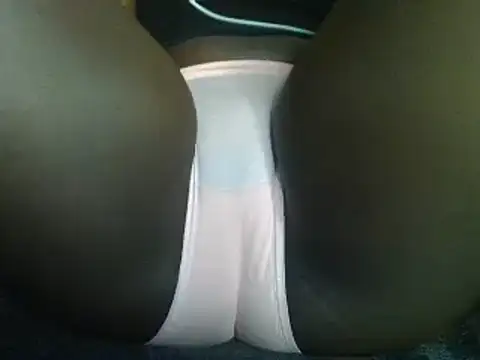 cute neila online show from 02.12.25