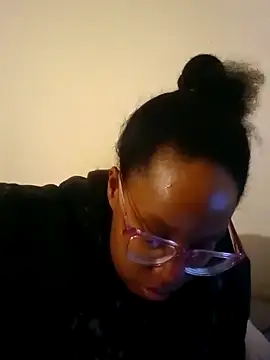 Snapshot of madamsensuale chatting on 01.02.25 madamsensuale online show from 01.02.25