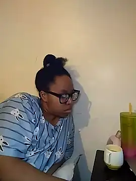 Snapshot of madamsensuale chatting on 01.03.25 madamsensuale online show from 01.03.25