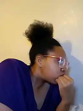 Snapshot of madamsensuale chatting on 02.13.25 madamsensuale online show from 02.13.25