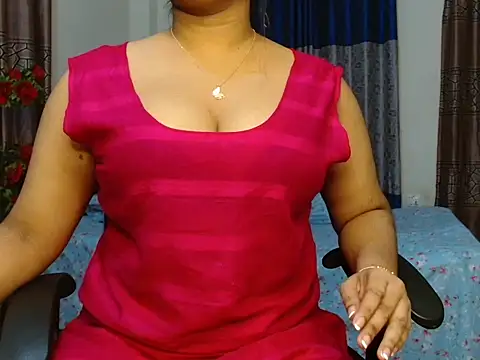 Snapshot of Unlucky-flowers chatting on 11.17.25 Unlucky-flowers online show from 11.17.25