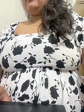 smile pretty online show from 02.20.25