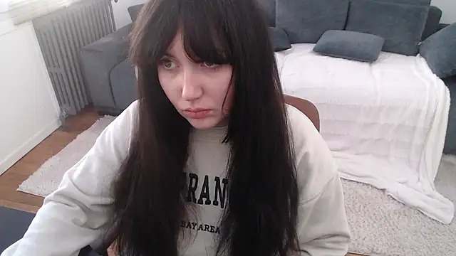 Snapshot of Lynylou chatting on 12.02.24 Lynylou online show from 12.02.24