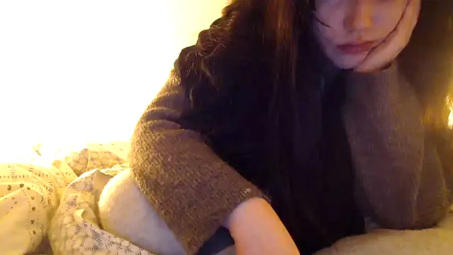 Snapshot of Lynylou chatting on 12.03.24 Lynylou online show from 12.03.24