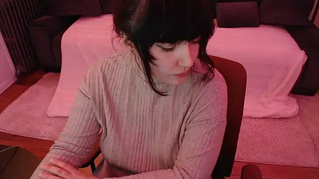 Snapshot of Lynylou chatting on 12.06.24 Lynylou online show from 12.06.24