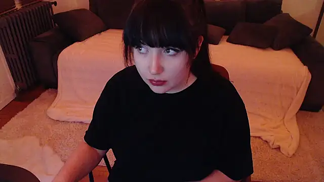 Snapshot of Lynylou chatting on 12.09.24 Lynylou online show from 12.09.24