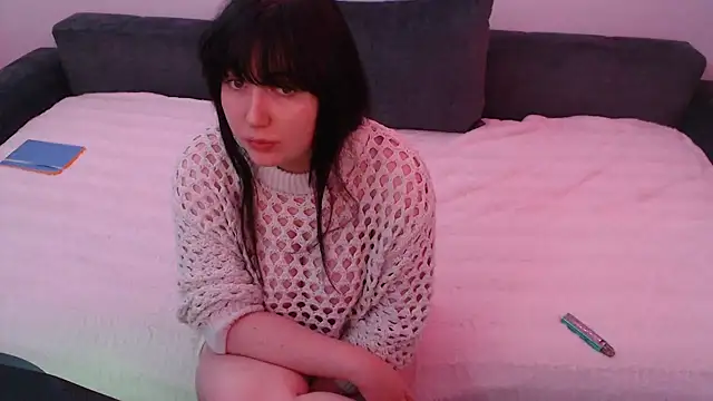 Snapshot of Lynylou chatting on 12.16.24 Lynylou online show from 12.16.24