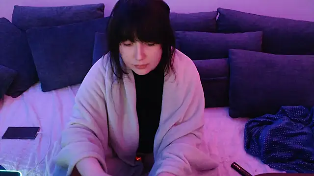 Snapshot of Lynylou chatting on 01.06.25 Lynylou online show from 01.06.25