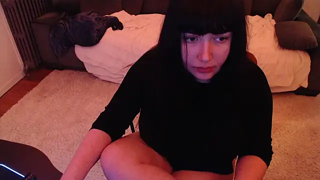 Snapshot of Lynylou chatting on 03.21.25 Lynylou online show from 03.21.25