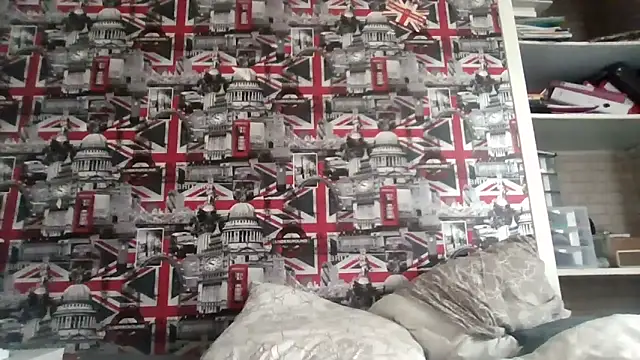 Snapshot of Lynylou chatting on 10.20.25 Lynylou online show from 10.20.25