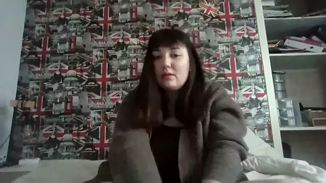 Snapshot of Lynylou chatting on 10.23.25 Lynylou online show from 10.23.25