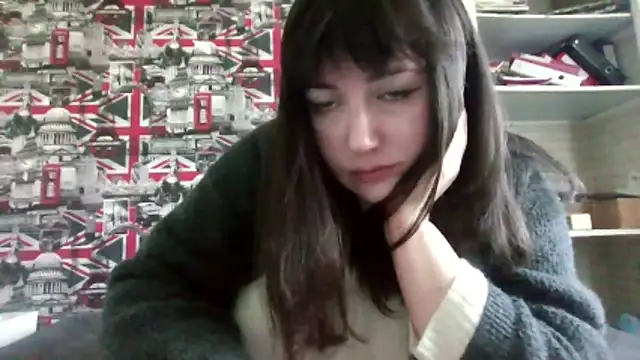 Snapshot of Lynylou chatting on 10.27.25 Lynylou online show from 10.27.25