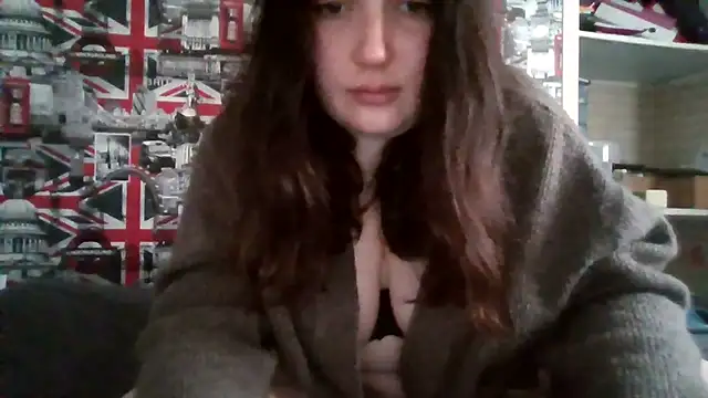 Snapshot of Lynylou chatting on 10.29.25 Lynylou online show from 10.29.25