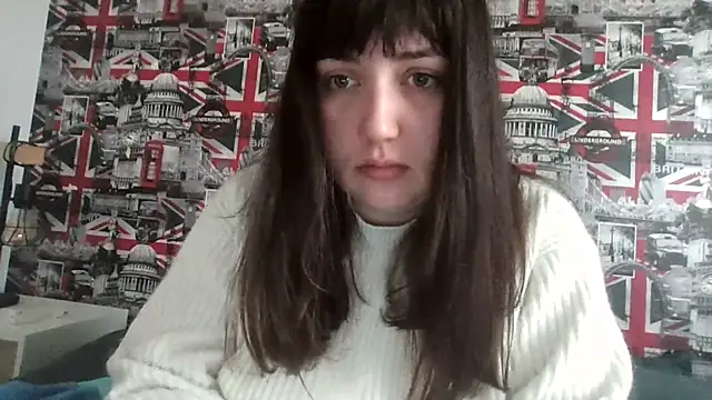 Snapshot of Lynylou chatting on 10.31.25 Lynylou online show from 10.31.25