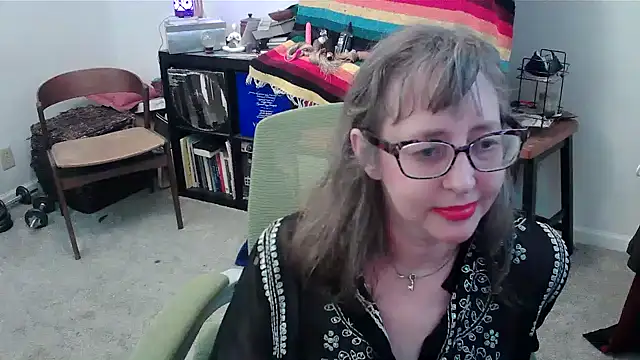 Snapshot of LilyLuscious chatting on 01.18.25 LilyLuscious online show from 01.18.25