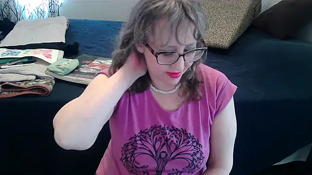 Snapshot of LilyLuscious chatting on 03.12.25 LilyLuscious online show from 03.12.25