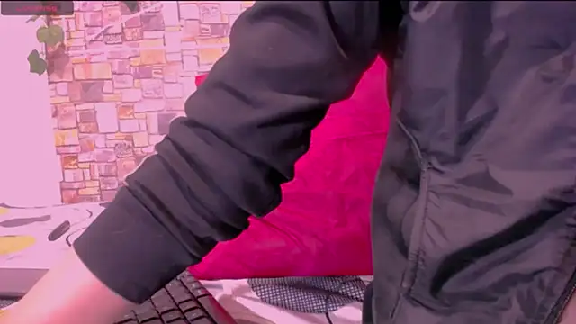 CrazyRousex online show from 02.26.26