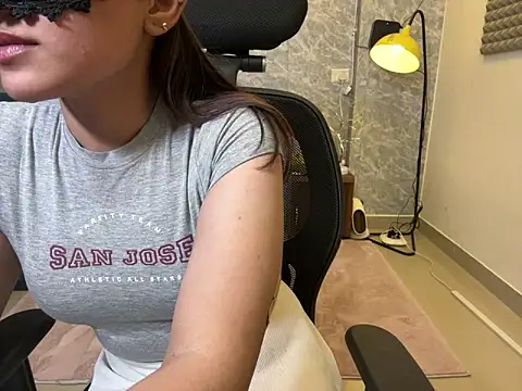 MidnightFlame online show from 12.10.24