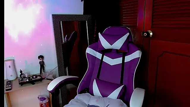 kendallsweet7 online show from 03.17.25