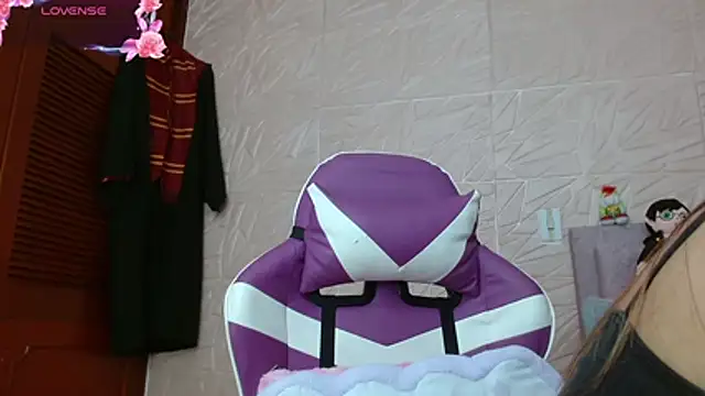 kendallsweet7 online show from 10.25.25