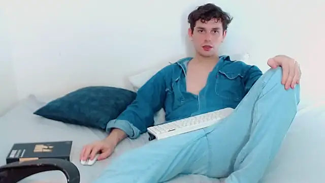 Snapshot of Elio555 chatting on 12.02.24 Elio555 online show from 12.02.24