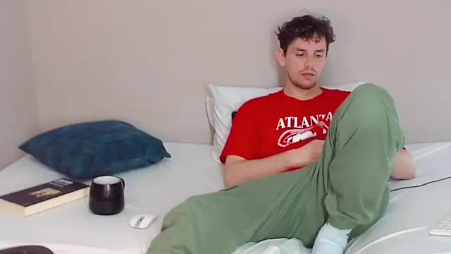 Snapshot of Elio555 chatting on 12.26.24 Elio555 online show from 12.26.24