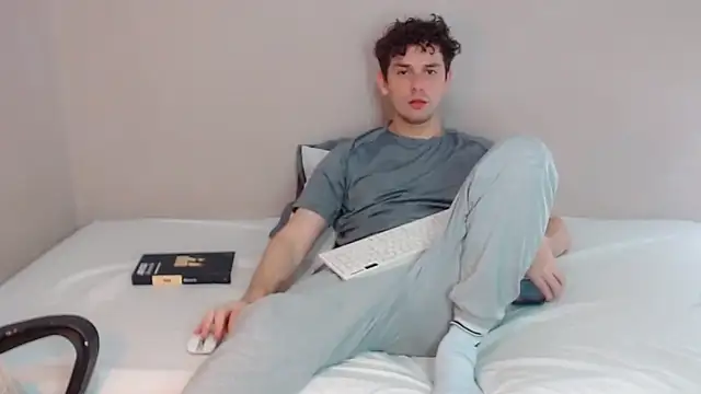 Snapshot of Elio555 chatting on 01.07.25 Elio555 online show from 01.07.25