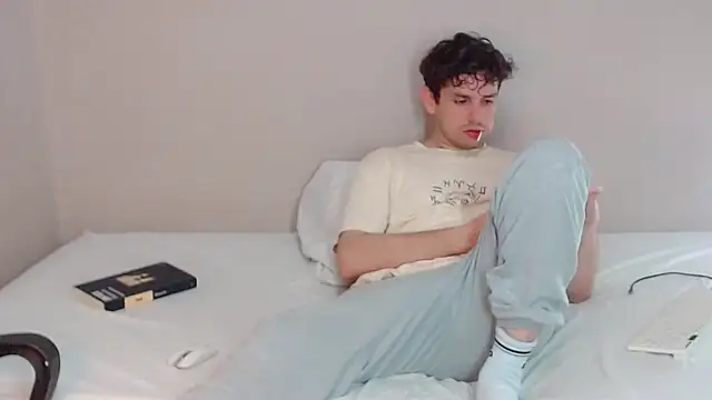 Snapshot of Elio555 chatting on 01.11.25 Elio555 online show from 01.11.25