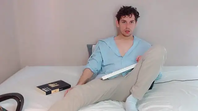 Snapshot of Elio555 chatting on 01.12.25 Elio555 online show from 01.12.25