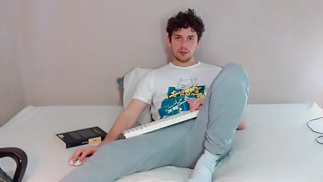 Snapshot of Elio555 chatting on 01.23.25 Elio555 online show from 01.23.25