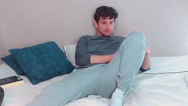 Snapshot of Elio555 chatting on 01.26.25 Elio555 online show from 01.26.25