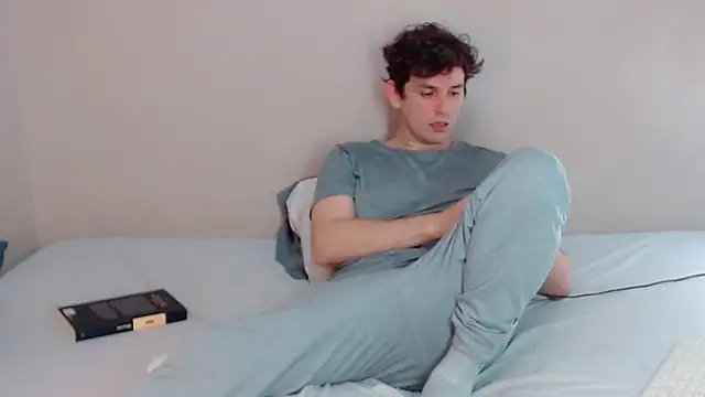 Snapshot of Elio555 chatting on 01.29.25 Elio555 online show from 01.29.25