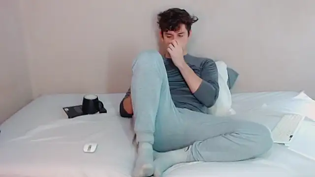 Snapshot of Elio555 chatting on 01.31.25 Elio555 online show from 01.31.25