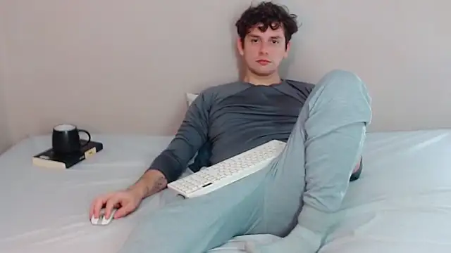 Snapshot of Elio555 chatting on 01.31.25 Elio555 online show from 01.31.25