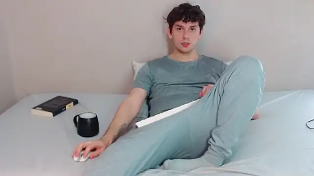 Snapshot of Elio555 chatting on 02.01.25 Elio555 online show from 02.01.25