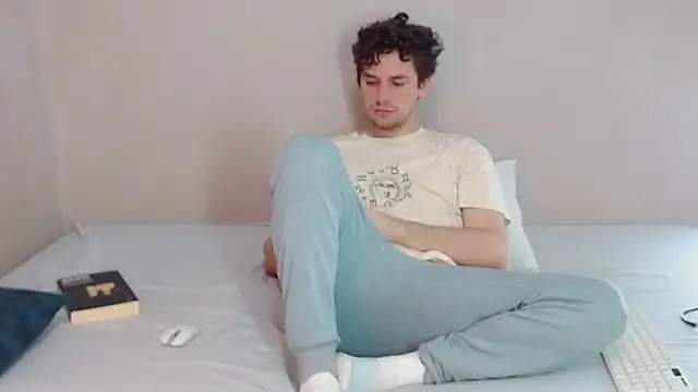 Snapshot of Elio555 chatting on 02.09.25 Elio555 online show from 02.09.25