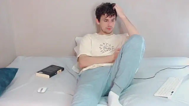 Snapshot of Elio555 chatting on 02.09.25 Elio555 online show from 02.09.25