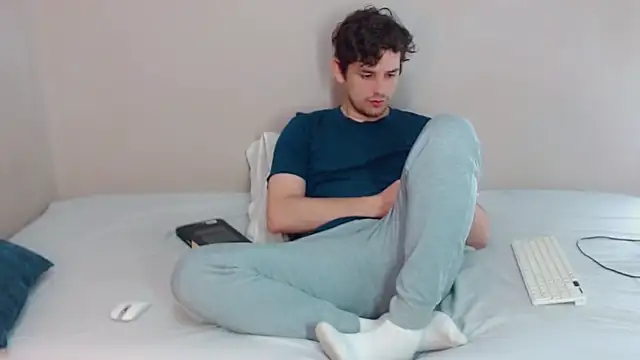 Snapshot of Elio555 chatting on 02.10.25 Elio555 online show from 02.10.25