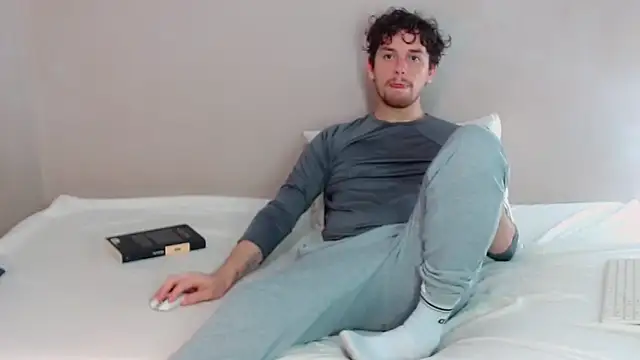 Snapshot of Elio555 chatting on 02.23.25 Elio555 online show from 02.23.25