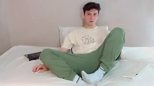 Snapshot of Elio555 chatting on 02.26.25 Elio555 online show from 02.26.25