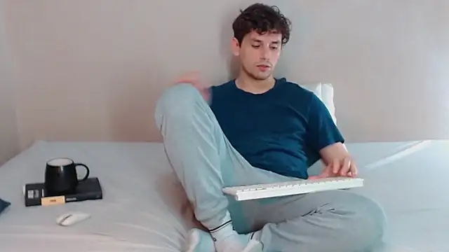 Snapshot of Elio555 chatting on 03.06.25 Elio555 online show from 03.06.25