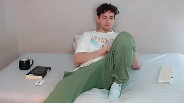 Snapshot of Elio555 chatting on 03.09.25 Elio555 online show from 03.09.25