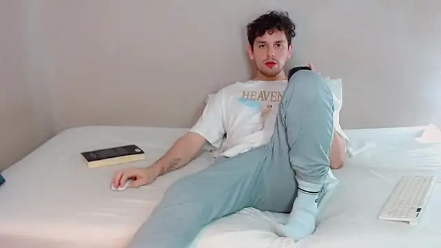 Snapshot of Elio555 chatting on 03.16.25 Elio555 online show from 03.16.25