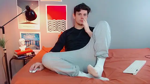 Snapshot of Elio555 chatting on 09.11.25 Elio555 online show from 09.11.25