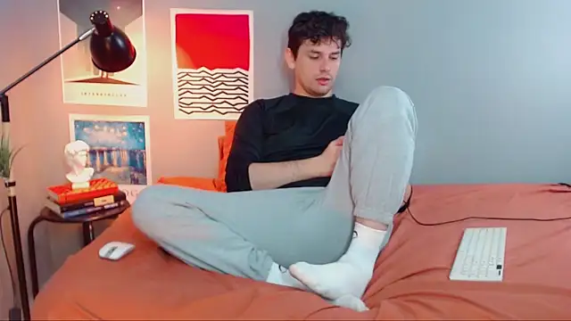 Snapshot of Elio555 chatting on 09.12.25 Elio555 online show from 09.12.25