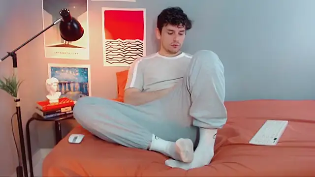 Snapshot of Elio555 chatting on 09.14.25 Elio555 online show from 09.14.25