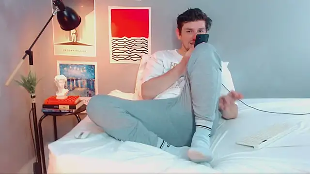 Snapshot of Elio555 chatting on 09.23.25 Elio555 online show from 09.23.25