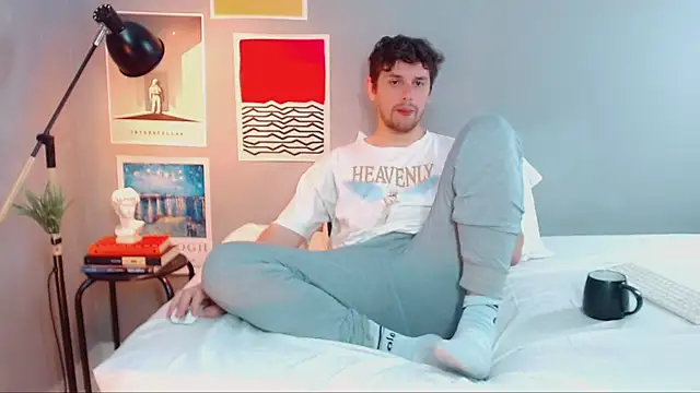 Snapshot of Elio555 chatting on 09.26.25 Elio555 online show from 09.26.25