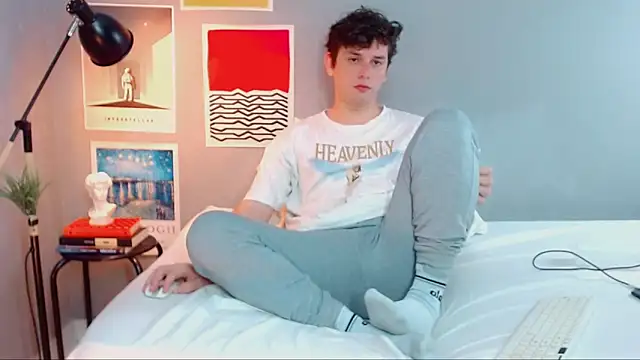 Snapshot of Elio555 chatting on 09.29.25 Elio555 online show from 09.29.25