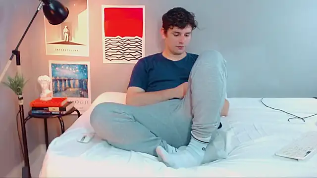 Snapshot of Elio555 chatting on 10.01.25 Elio555 online show from 10.01.25